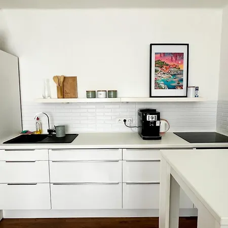 아파트 Black Lotus 2 I Downtown I Free Parking & Fresh Coffee I 24hr Access 반스카비스트리카
