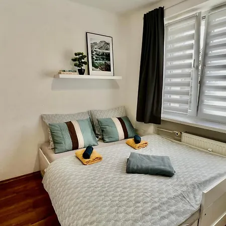 Apartamento Black Lotus 2 I Downtown I Free Parking & Fresh Coffee I 24hr Access Banská Bystrica